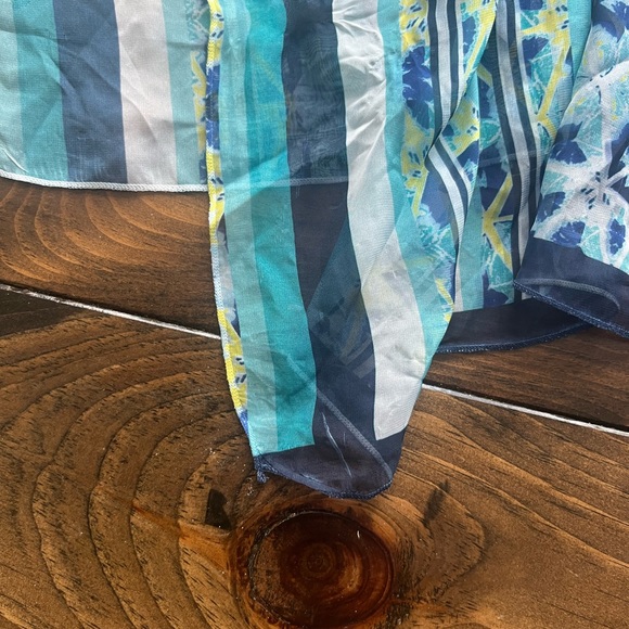 Mesh Poncho - Picture 7 of 7